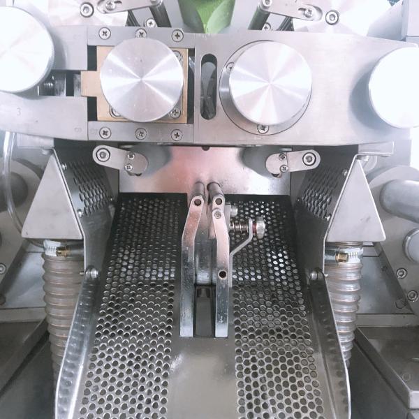 Automatic Fish Oil , Cosmetic Softgel Encapsulation Machine / Soft Gel Capsule Machine