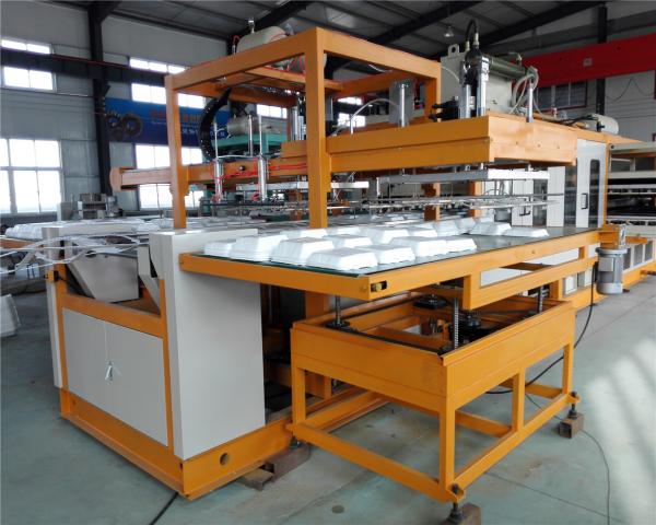 Quality Fully Automatic Vacuum Forming Foam Box Making Machine 5 Workers Operated for sale