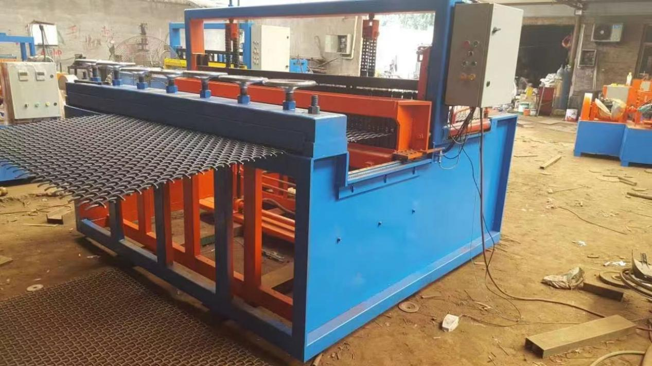 Fully automatic CNC knitting machine（0.75-2.5MM）
