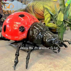 Mechanical Lifelike Artificial Insect Animated Animatronic Centipede Model