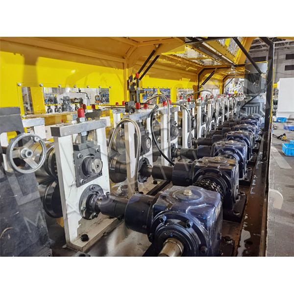 Cast Iron Structure Chain DriveRolling Shutter Door Roll Forming Machine With Hydraulic Cut