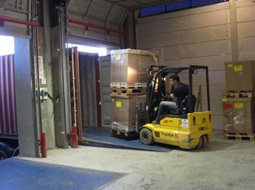 Quality 380V Loading Truck Dock Leveler , Loading Dock Equipment  Large Capacity for sale