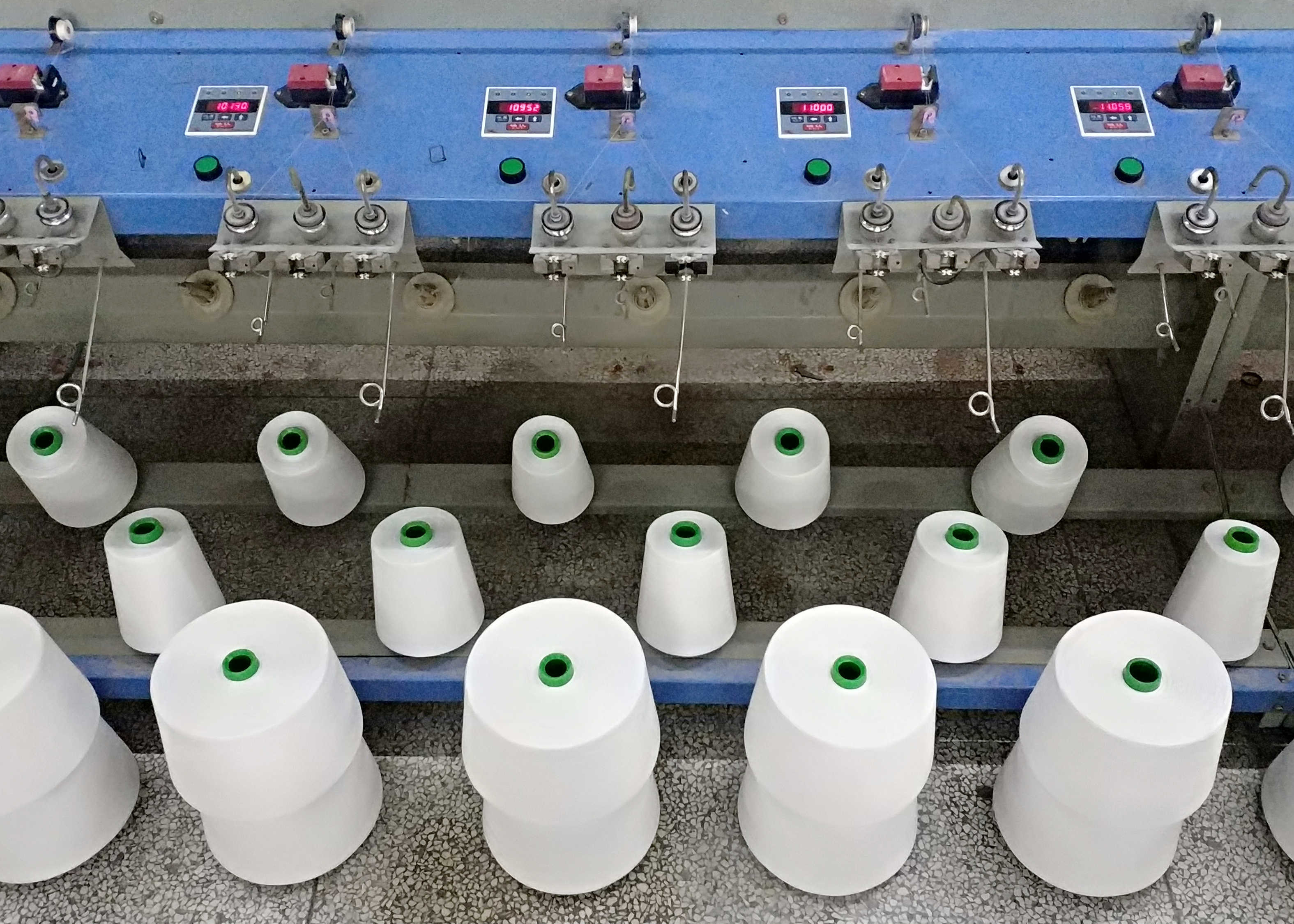 T20S/3 Hubei XinRui Textile Co Ltd Products SP Thread For Ribbon Weaving