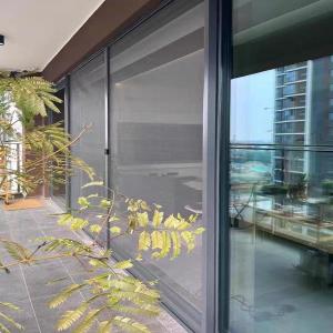 48 Multi Function Network Roller Retractable Screen Door Systems H2