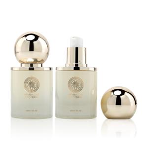 China OEM Luxury Cosmetic Packaging Set With Round Ball Cap 150ml on sale