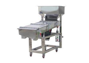 Buy cheap Durable Linear Vibrating Screen Machine Plastic Particle Rectangular Screener product
