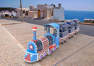 China External Mini Express Trackless Train  Amusement Park Rides 1400kg Weight on sale