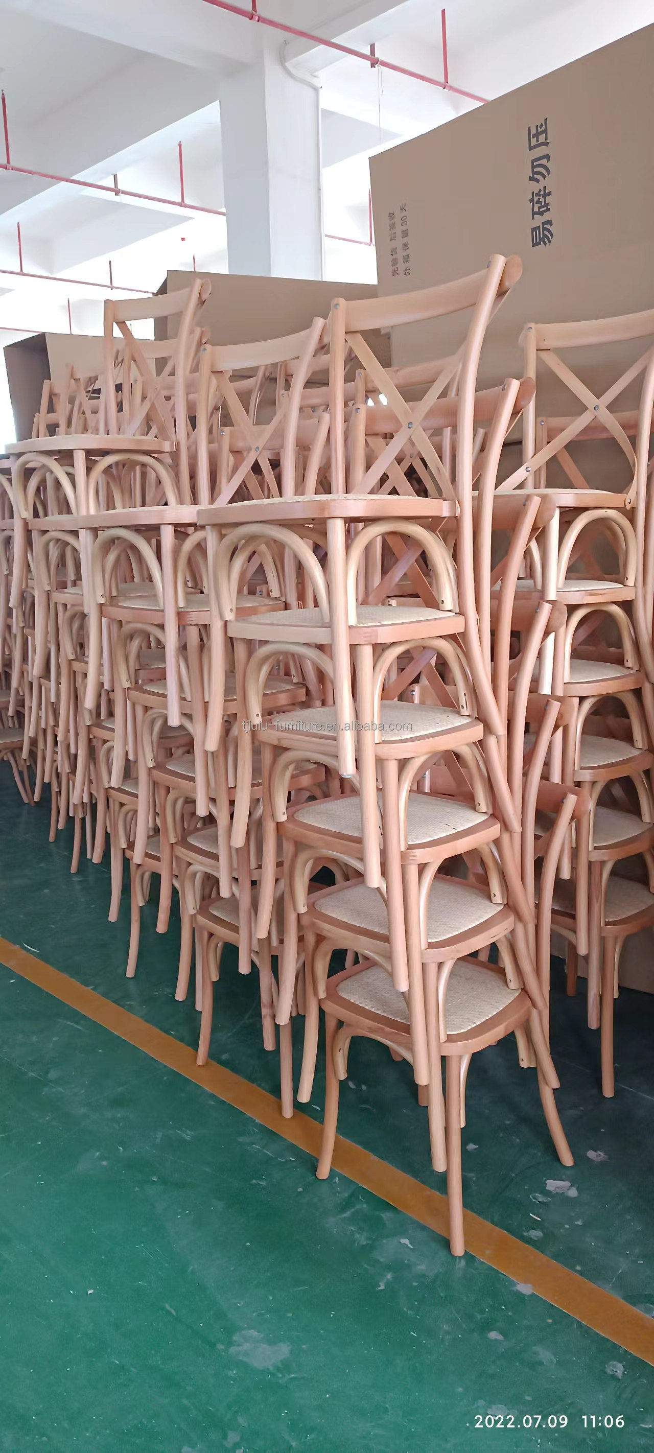 Antique Design Style D50*W42*H88CM Stackable Wooden X Cross back Chairs for Restaurant Dining and Morden Furniture