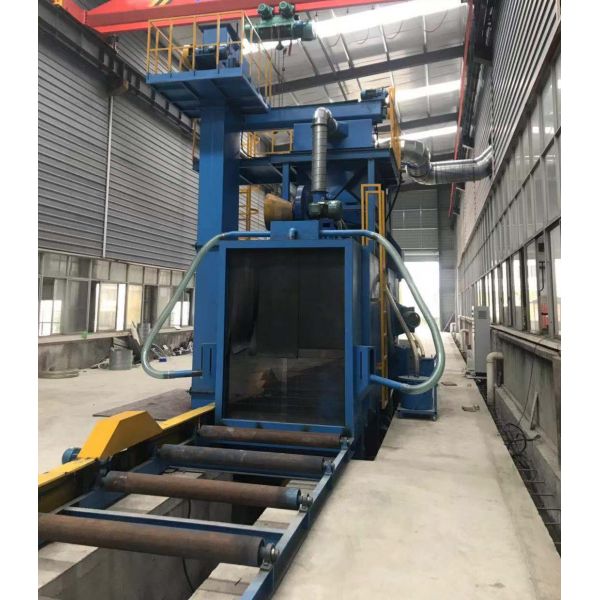 Heavy Duty Beams Roller Conveyor Blast Machine With Cartridge Filter Dustless