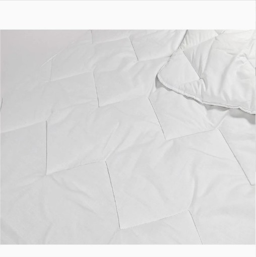 Polyester Filling Solid Microfiber Comforter Breathable Lightweight Summer Duvet Quilts