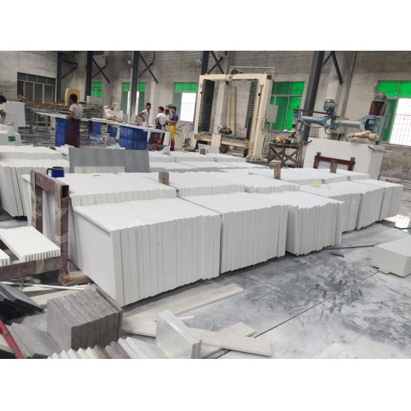 White Calacatta Indoor 30mm Quartz Kitchen Countertops