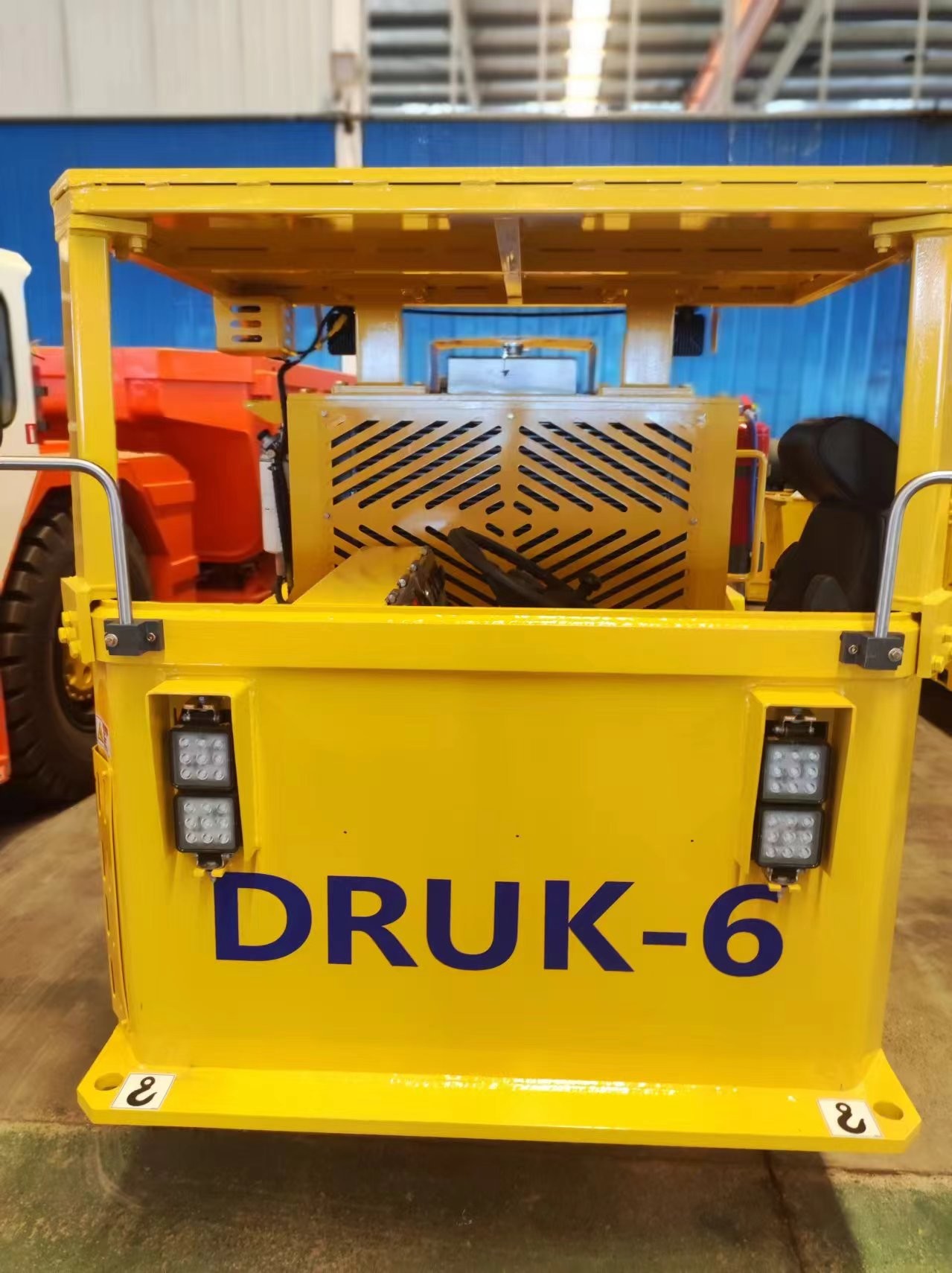Compact Small Size UK-6 Dumper 2m X 2m Cross Section Equipped With DEUTZ CUMMINS