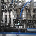 Soft Drink Pop Automatic Can Sealer Carbonated Can Filling Machine