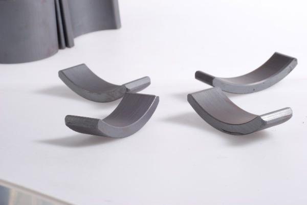 Quality Starter Motor Ferrit Magnet for sale