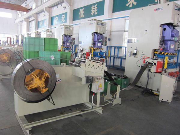 Quality Nc Straightener Feeder Forming Metal Machine / Precision Leveling Machine for sale