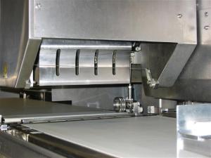 Buy cheap High Frequency Small Ultrasonic Bread Slicing Machine Customized Fast Speed product