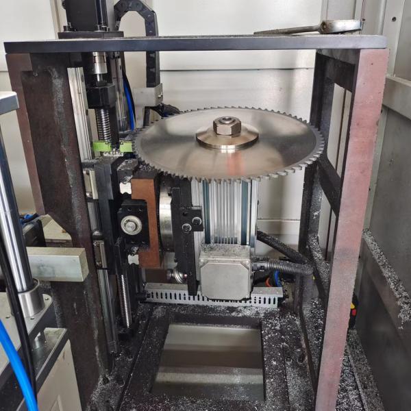 CNC Aluminium End Milling Machine Aluminium Windows Door Manufacturing Machine