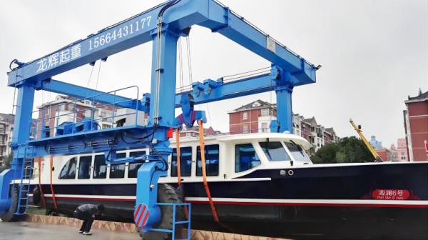 Quality Customized Yacht Lifting Crane With 12 Months Warranty Easily Operate for sale