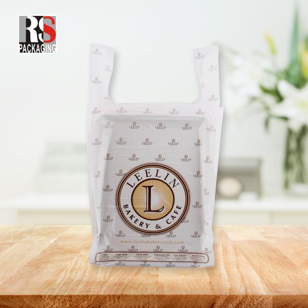 Customized Size Die Cut Handle Plastic Bags T Shirt Shopping Bags For Leisure