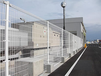 4-5mm diameter hot dipped galvanized wire material pvc coated welded wire mesh fence