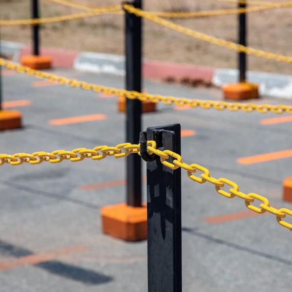 Yellow Weatherproof Plastic Chain with Customizable Length for Safety and Barrier Applications