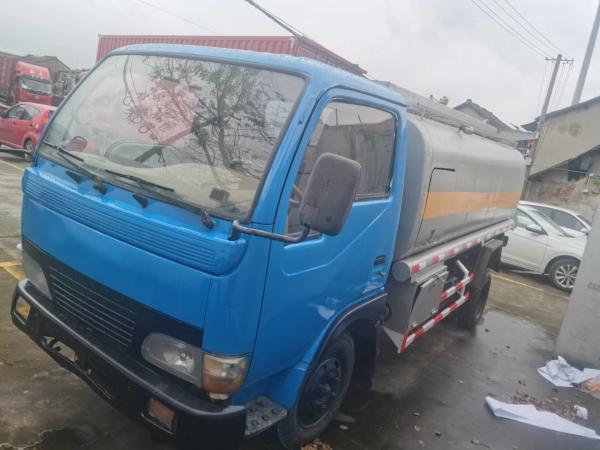 Quality 2016 Year Used DONGFENG Tanker  Truck 5T 6T Load Capacity  Blue And Grey Color for sale