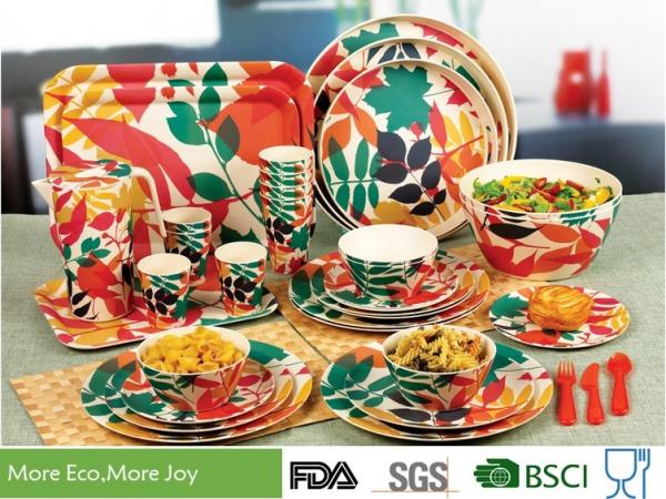 Quality Round Shape Bamboo Fiber Dinnerware High Strength Fashionably Christmas Colors Design for sale