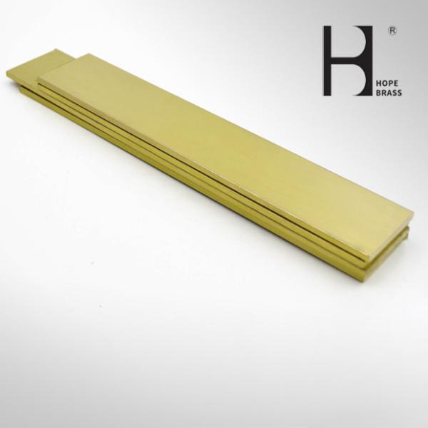 1m Long Copper Flat Bars , Anti Aging Brass Extrusion Profiles