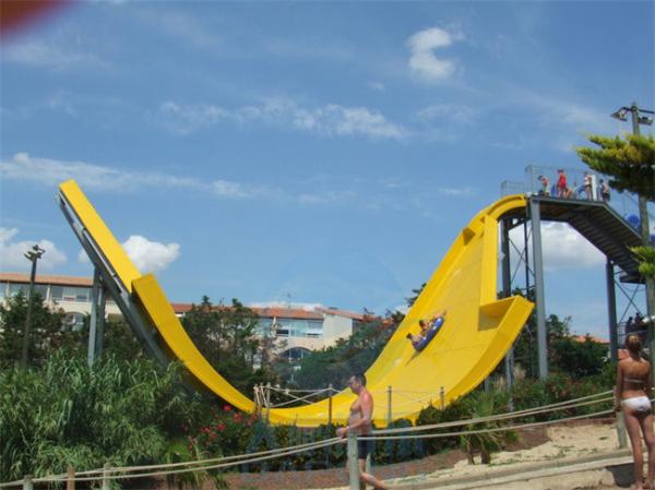 Quality Banana Shape Water Park Slide Multicolour 12 Meters Pendulum Water Slide for sale