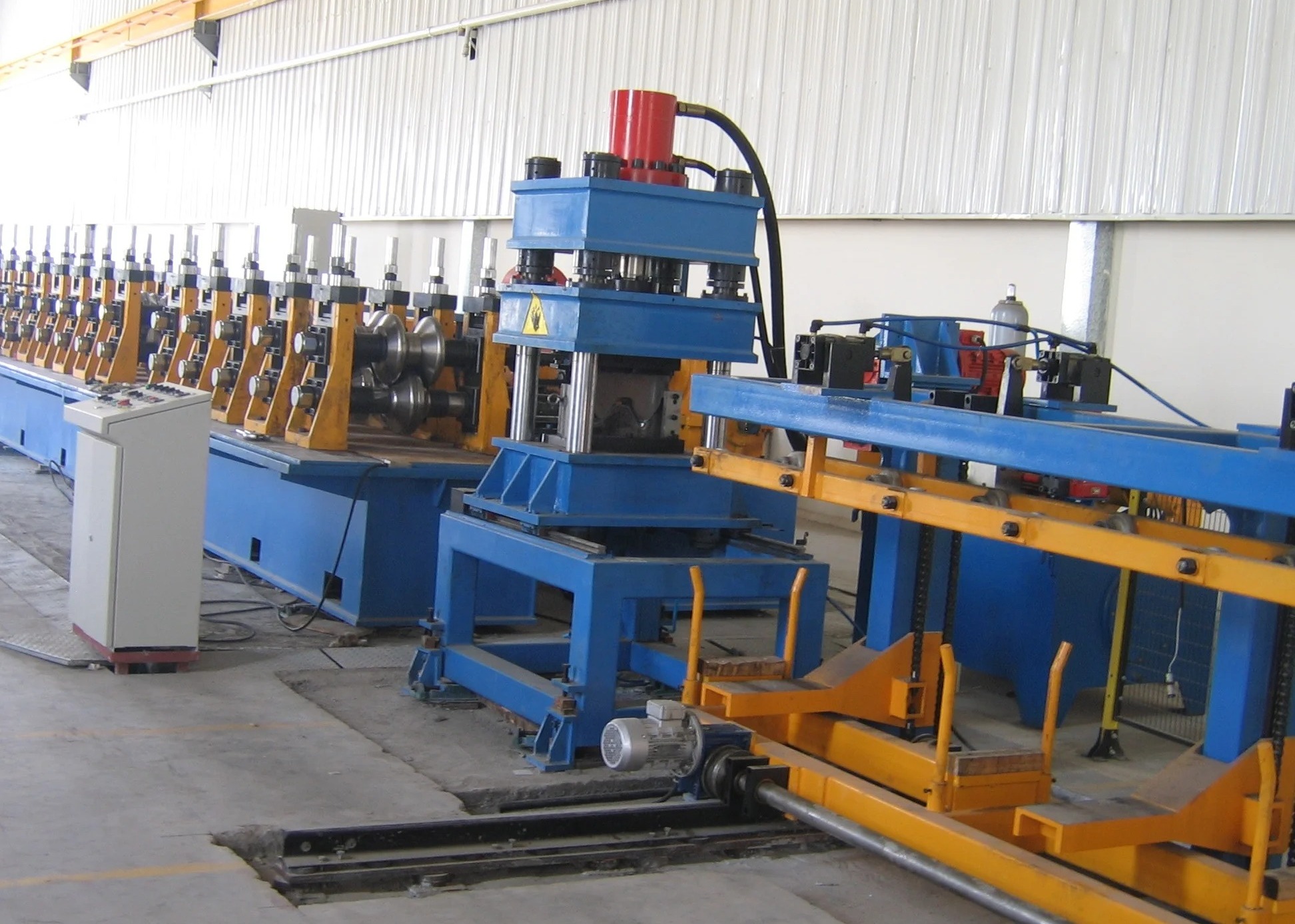 Highway Guard Rails Roller Forming Machine For Guardrails And Protective Guarding Production Line