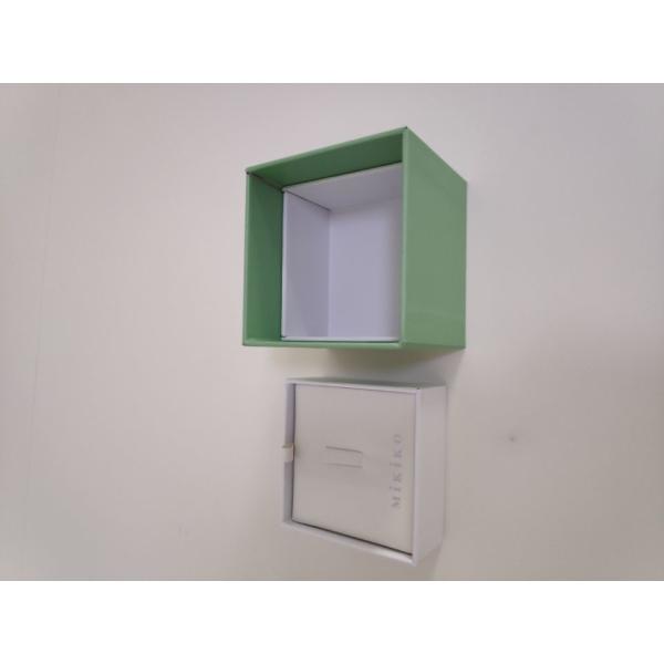 Wholesale custom luxury rigid jewelry packaging box with laser flower