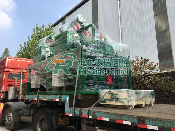 Solids control bored piling mud system Hydrocyclone 45KW Mud Tank System , Compact Size Drilling Mud Disposal