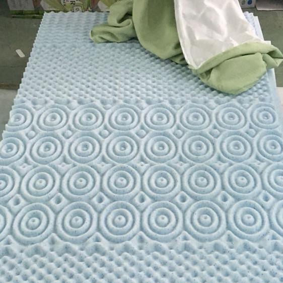 Quality Extremely Soft Memory Foam Mattress Topper Airy Responsive Twin Size Curved Style  for sale