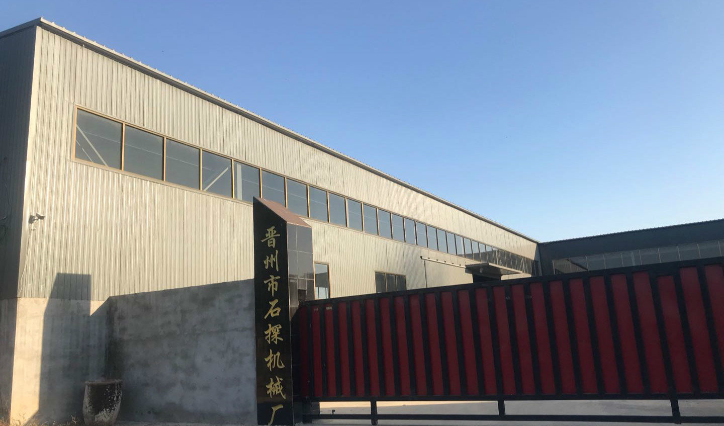 Diesel Engine And Rubber Crawler 4MT Loading Track Transporter Ultimate Transport Solution