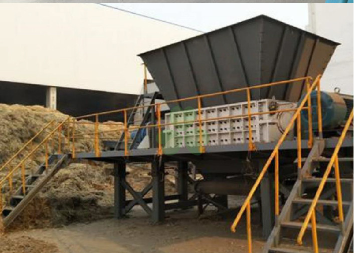 Big Size Plastic Bottle Shredder Machine With 40pcs Knives Customized Color