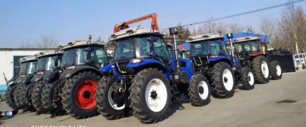 Quality 4wd 4*4 used farm tractors with loaders flat tyre  steering hydraulic tractor with front end loader tractor for sale
