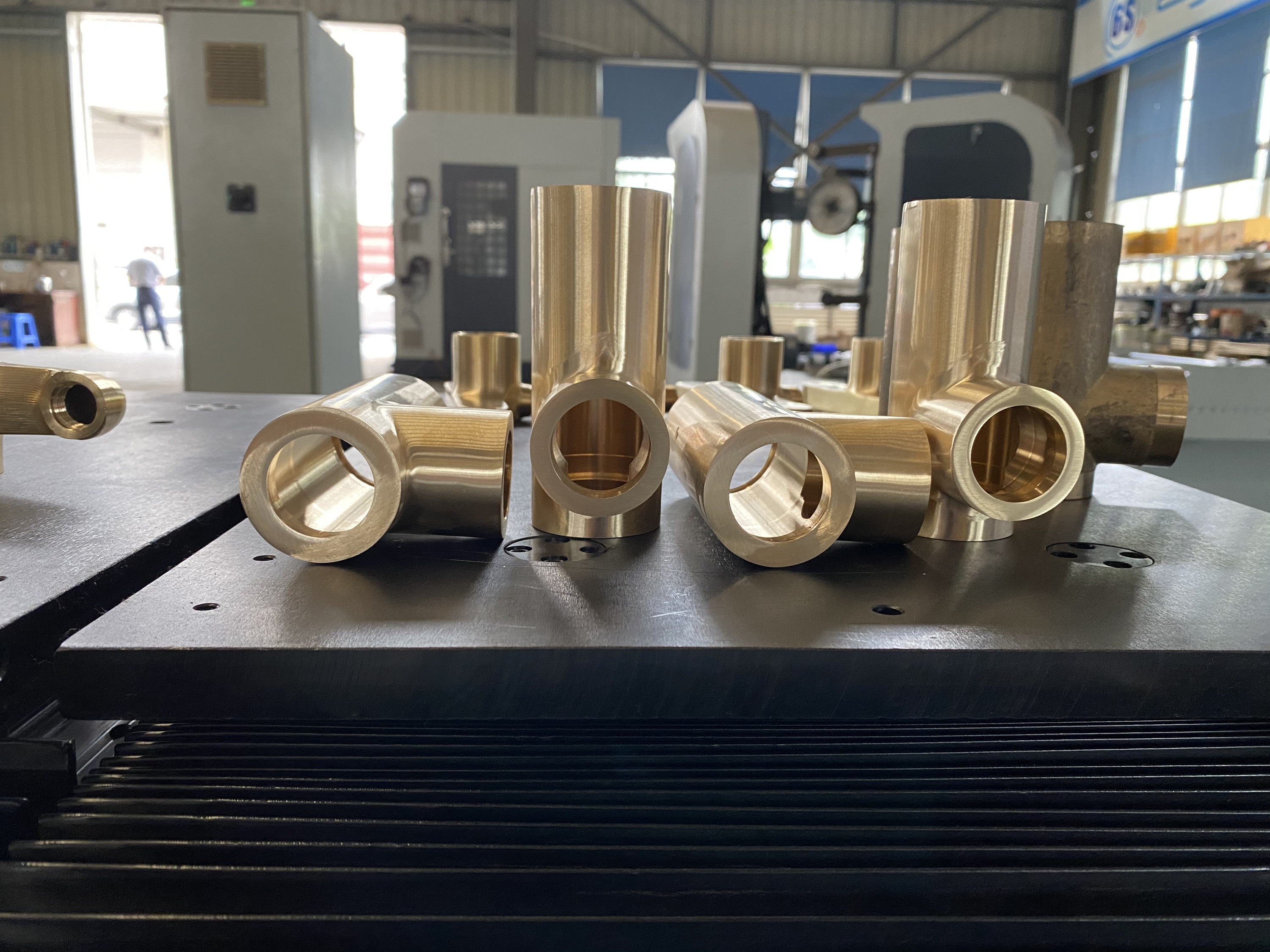 High Accuracy Quiet Robotic CNC Grinding System and Finishing of Cast Automotive Wheel Hub and Faucet Components