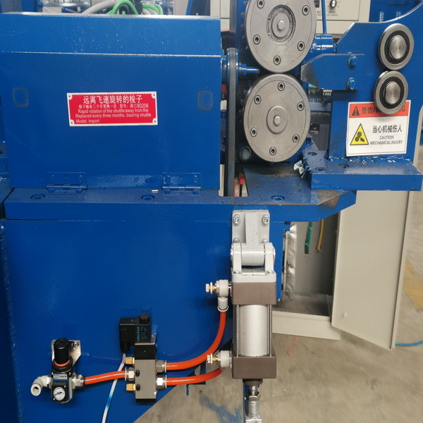 7ft Width Dimetric Mesh Iron Wire Manufacturing Machine Crossing Fences