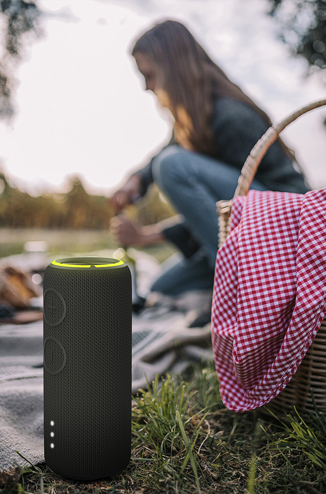 7.6 X 8 X 18 Cm Wireless Fabric Speaker 10 - 30m Ozzie Bluetooth Speaker