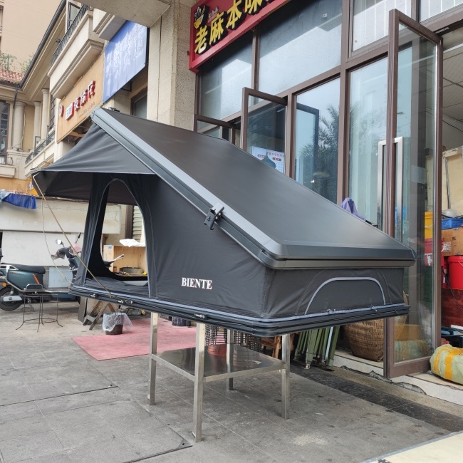 Hardshell Rooftop Tent With Water Tank Off-road Camping Hard Shell Roof Top Tent