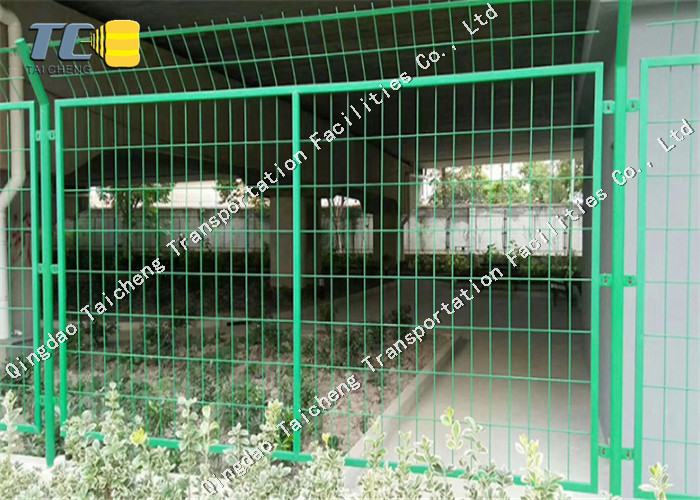 Cold Galvanized Iron Barbed Wire Mesh Chain Link Fence For Railway / Highway