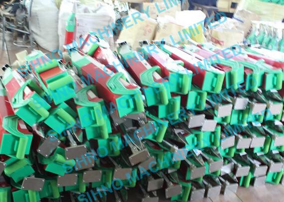 Quality manual double barrel portable auto seeder and fertilizer +86-15052959184 for sale