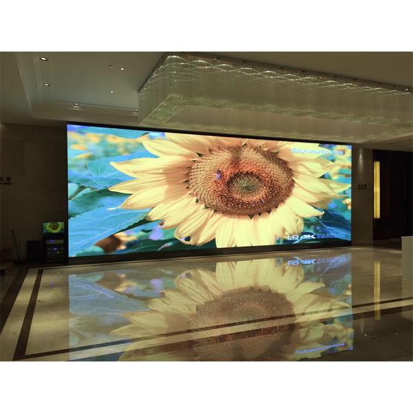 Curved Indoor LED Advertising Screens , Large 55 Inch Seamless LED Wall