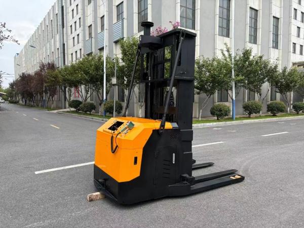 Non-standard Stacking AGB body Height 5000 mm Fork Leg Width 1380mm Curve