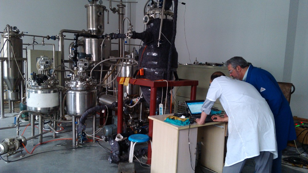 Single Effect Falling Film Evaporator In Sugar Industry Oil Distillation Extraction Machine