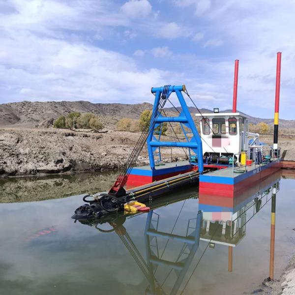 19 Tons Small River Dredging Vessel 250kw Motor Power With Capacity 100 M³/H