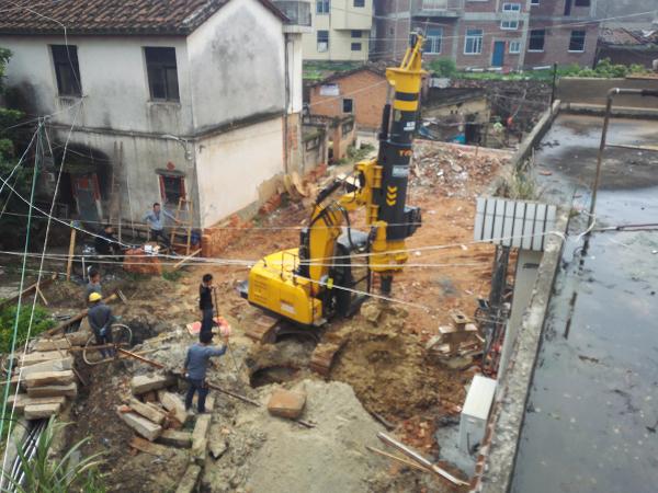 Quality Rotary Hydraulic Piling Rig Machine With Monitor Depth Control System KR50 Max. Drilling Depth 16M Max.  diameter 1300mm for sale