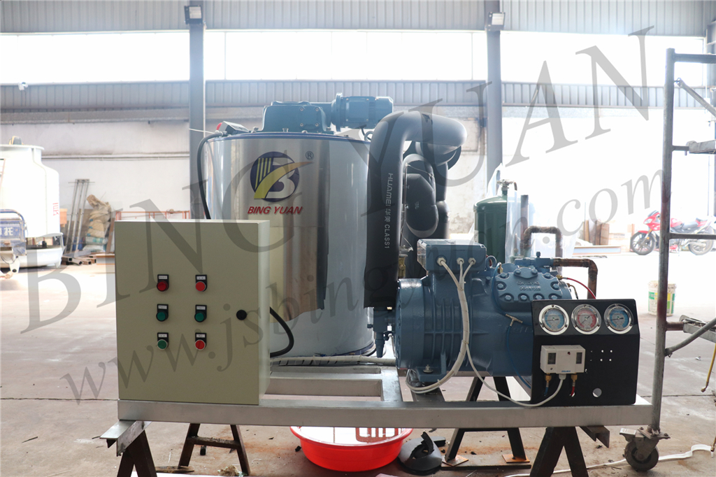 3.94KW 10 Tons 220V Flake Ice Maker Machine , Snow Ice Maker Machine