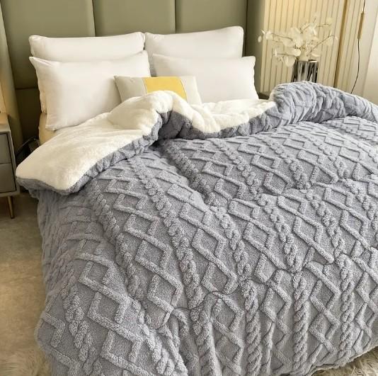 Quality Soft Grey Fleece Comforter Sherpa Comforter For Winter Nights for sale