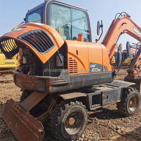 5550kg Operating Weight Second Hand DOOSAN DX60W Excavator for Energy-Saving Crushing